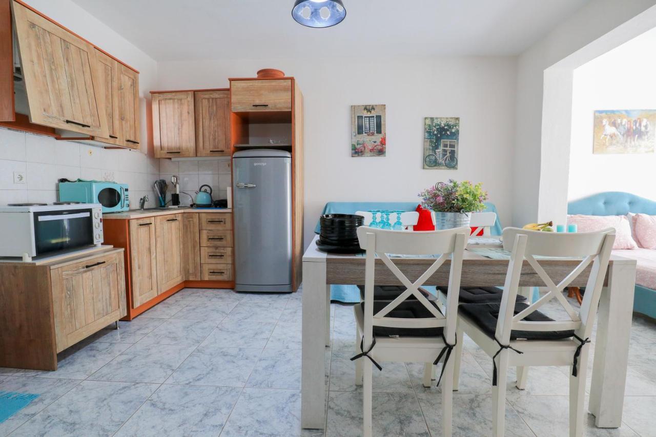 Pepi'S Studio Apartment Alexandroupoli Bagian luar foto